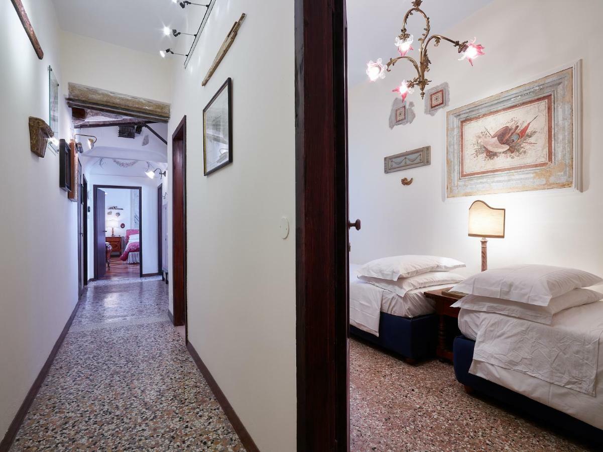 Palazzo Morosini Brandolin Dimora Romantica Venice Luaran gambar