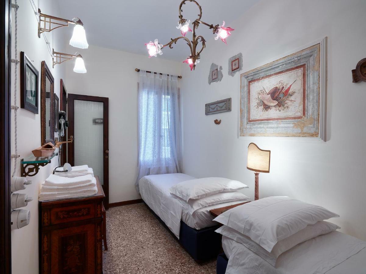 Palazzo Morosini Brandolin Dimora Romantica Venice Luaran gambar