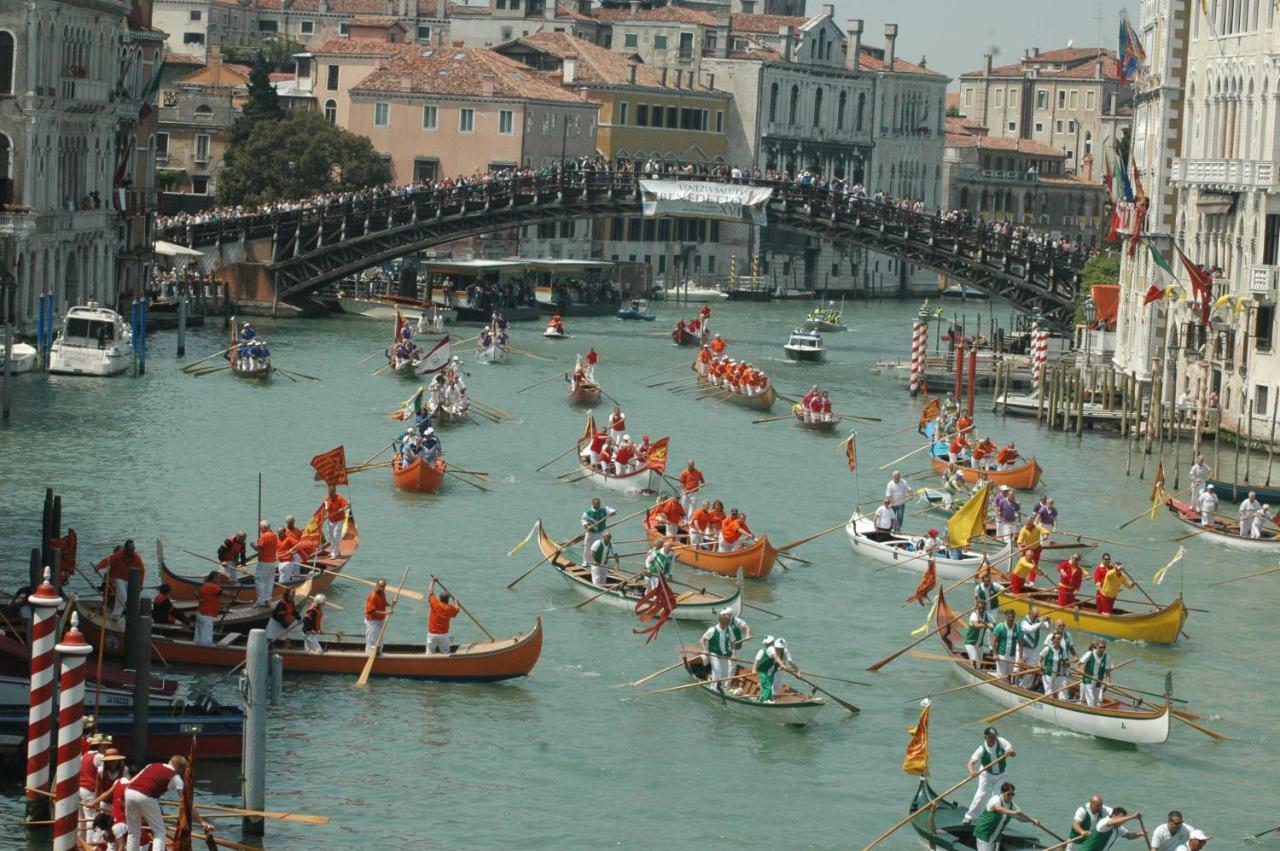 Palazzo Morosini Brandolin Dimora Romantica Venice Luaran gambar