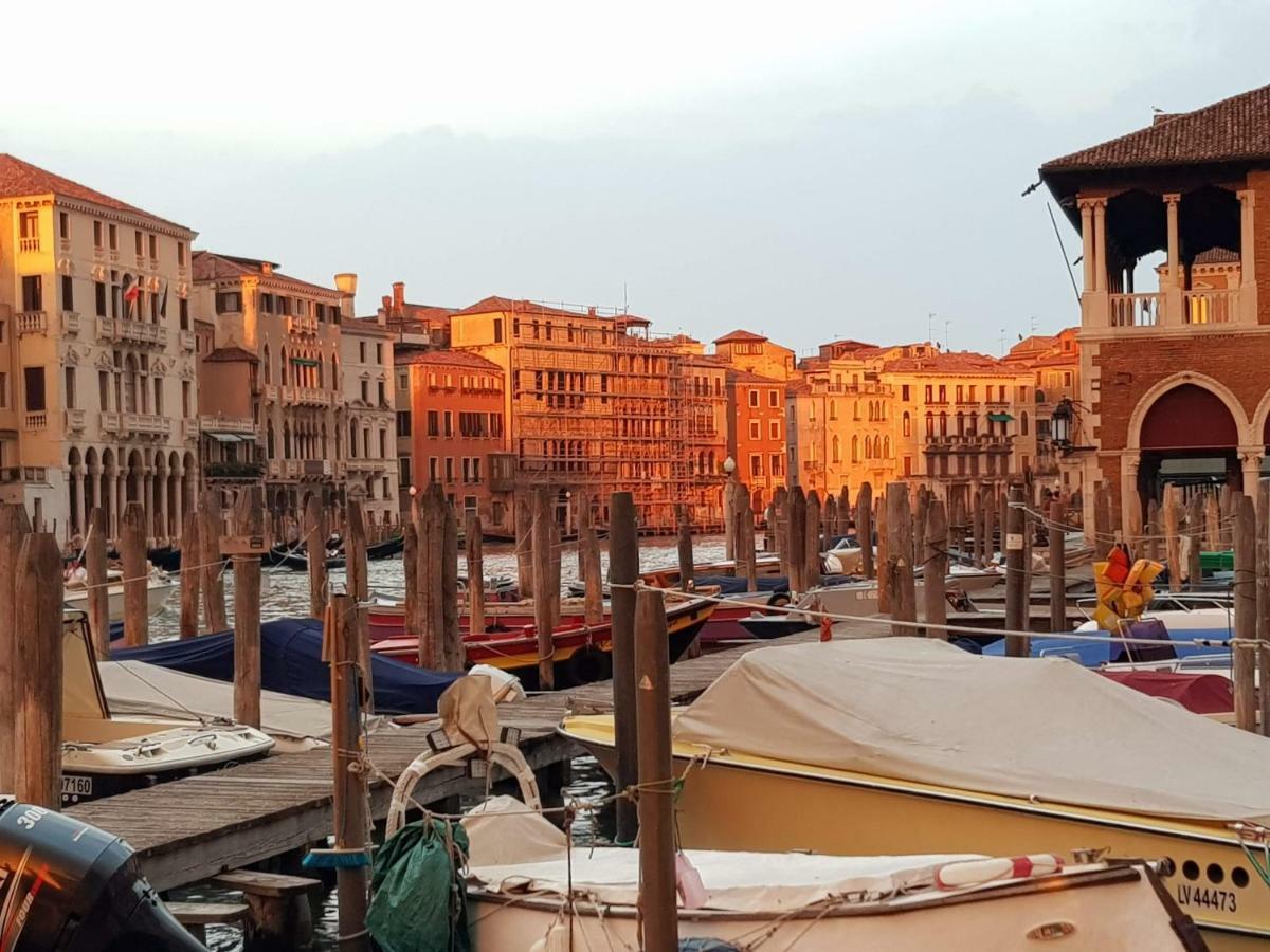 Palazzo Morosini Brandolin Dimora Romantica Venice Luaran gambar